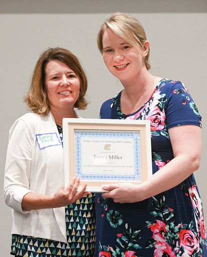 Tonya Miller receives Grayson H. Walker Excellence in Teaching Award